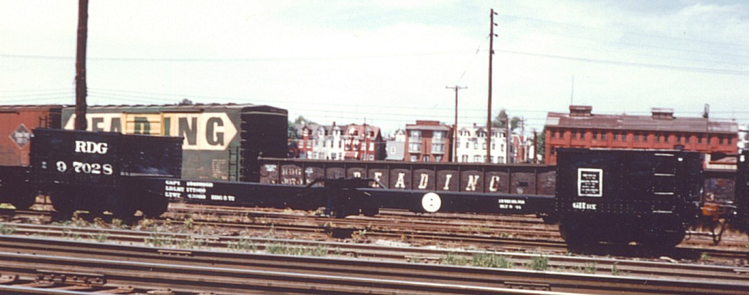 Reading 97028 rail runoff car.  C. T. Bossler photo, collection of John Caples.