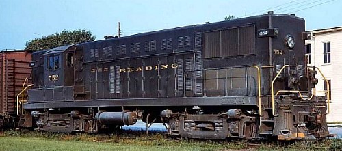 Reading AS-16 #552 in local freight service.