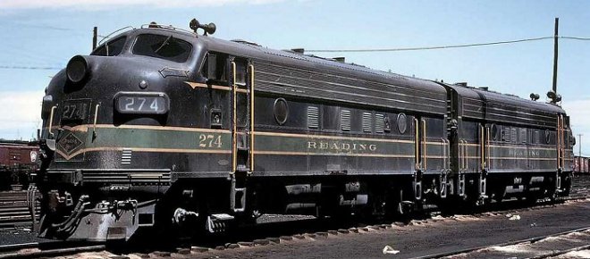 A two-unit set of Reading F7As awaits its next assignment. Barely visible on the top of the carbody is the dynamic brake fan that differentiates the F7s from the earlier F3s.