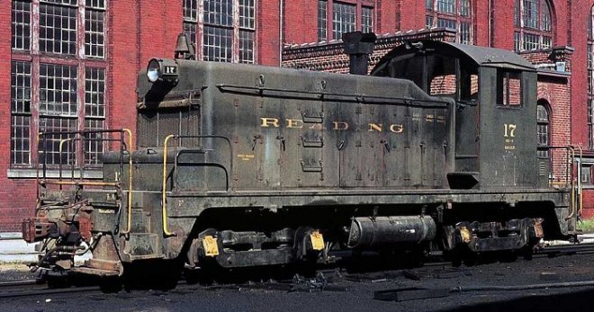 Reading SW1 #17 near the end of its service, outside the Locomotive Shops in Reading, PA.