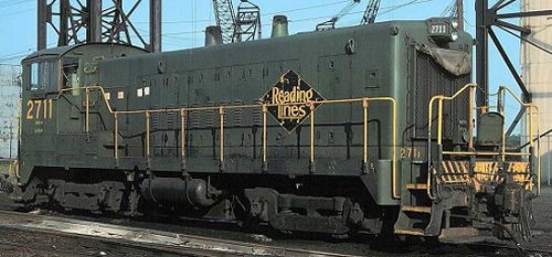 Reading SW1200m #2711 after repainting into the Reading Green scheme.