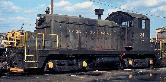 Reading SW1 #24.  Note the spark arrestor and the bell mounted on the very front of the hood.