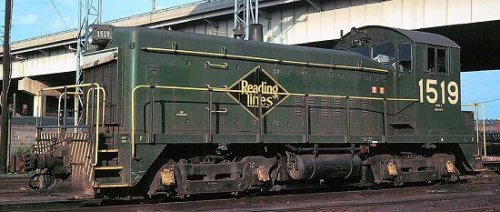 Reading SW900m #1519 was the only SW900m to be repainted into the Reading Green paint scheme.